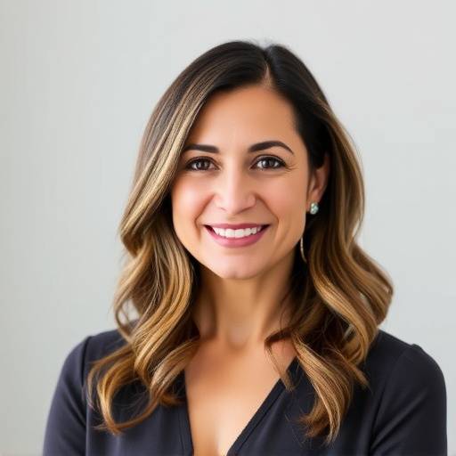 Retrato de Ana Mart√≠nez, fundadora y directora de Oratoria Brillante